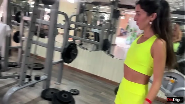 Trainer offers new exercises and fucks Katty right in the gym