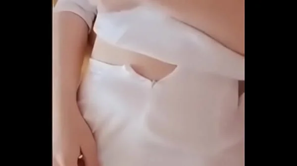Khám phá cơ thể em nữ sinh áo dài nằm mê man trên giường